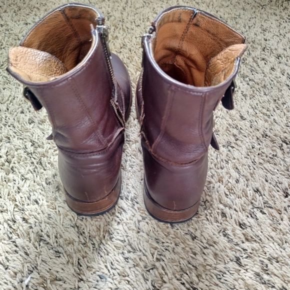 Frye Boots Vicky Chocolate Brown Side Buckle Leather Boots Sz 8,5 - Picture 6 of 9